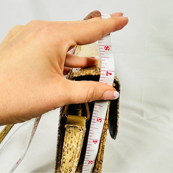 Vintage Python Shoulder Bag with Genuine Snakeskin and Flap Turnlock - Picture 11 of 16